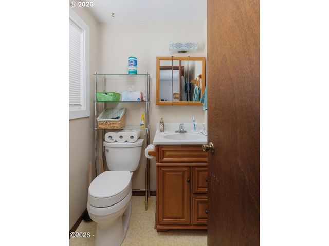 925 Se VIEWMONT Ave, Corvallis, OR 97333
