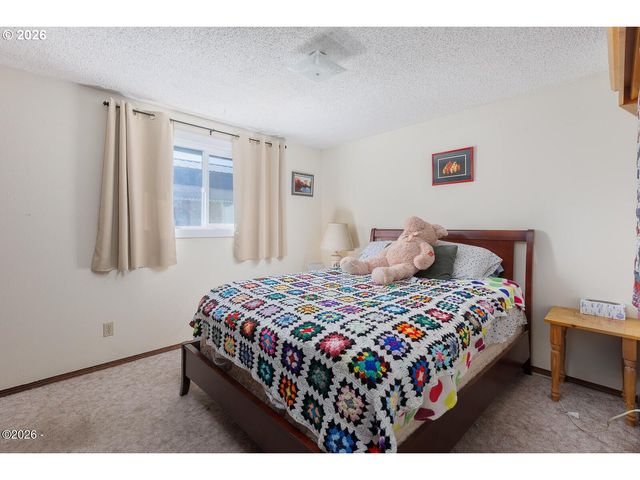 925 Se VIEWMONT Ave, Corvallis, OR 97333