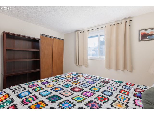 925 Se VIEWMONT Ave, Corvallis, OR 97333