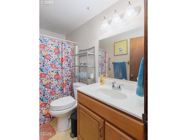 925 Se VIEWMONT Ave, Corvallis, OR 97333