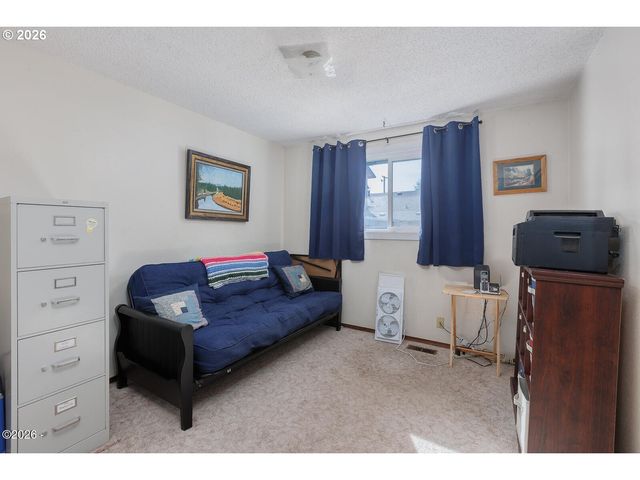 925 Se VIEWMONT Ave, Corvallis, OR 97333