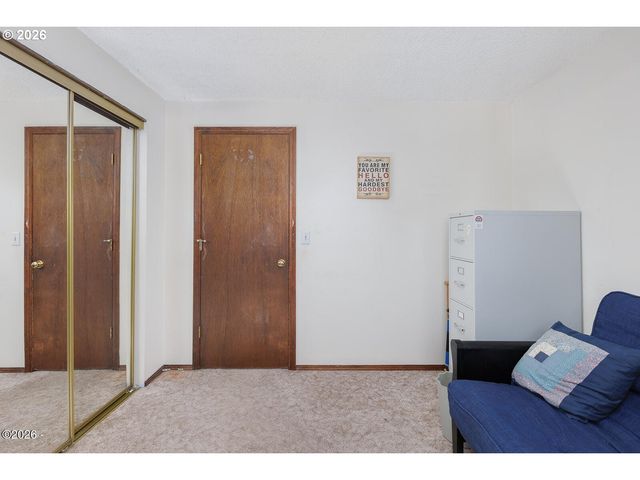 925 Se VIEWMONT Ave, Corvallis, OR 97333