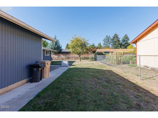 925 Se VIEWMONT Ave, Corvallis, OR 97333