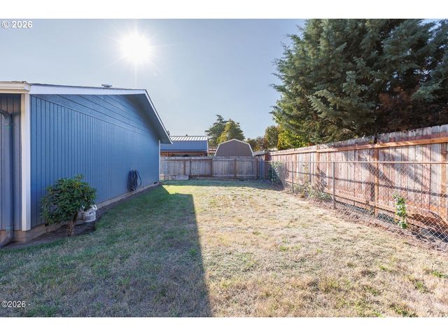 925 Se VIEWMONT Ave, Corvallis, OR 97333