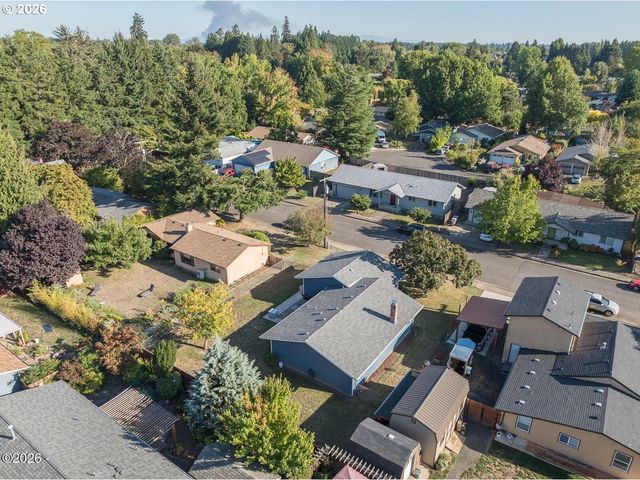 925 Se VIEWMONT Ave, Corvallis, OR 97333