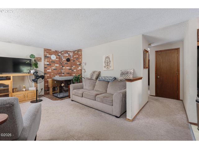 925 Se VIEWMONT Ave, Corvallis, OR 97333