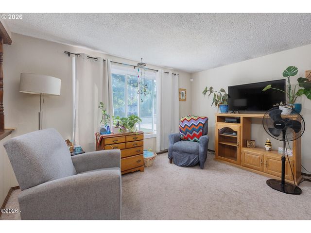 925 Se VIEWMONT Ave, Corvallis, OR 97333