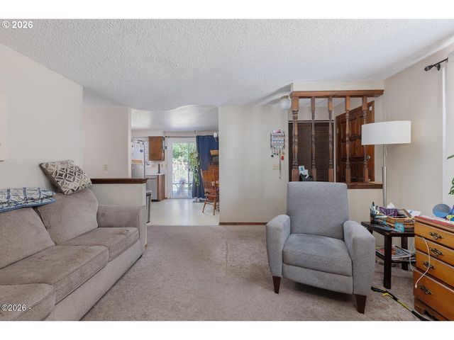 925 Se VIEWMONT Ave, Corvallis, OR 97333