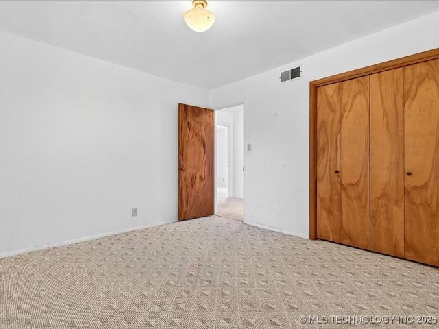 366 SE Wilshire Avenue, Bartlesville, OK 74006