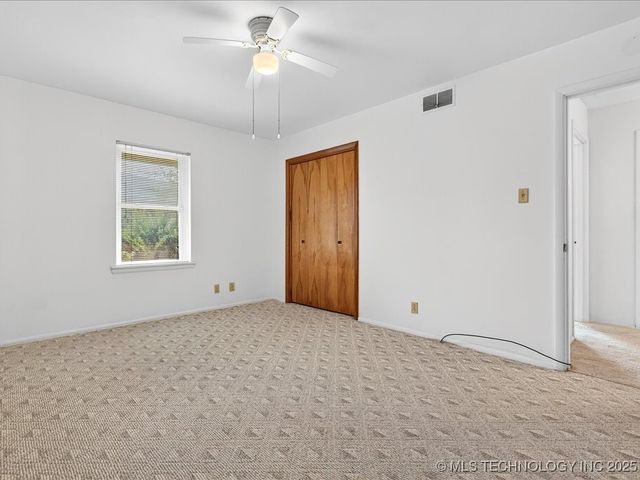 366 SE Wilshire Avenue, Bartlesville, OK 74006