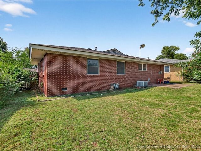 366 SE Wilshire Avenue, Bartlesville, OK 74006