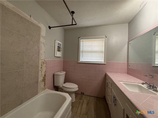 2301 Mcpherson Drive, Port Lavaca, TX 77979