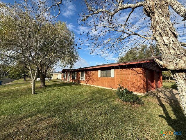 2301 Mcpherson Drive, Port Lavaca, TX 77979