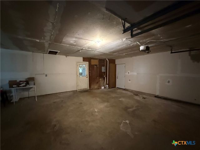 2301 Mcpherson Drive, Port Lavaca, TX 77979