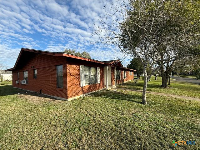 2301 Mcpherson Drive, Port Lavaca, TX 77979
