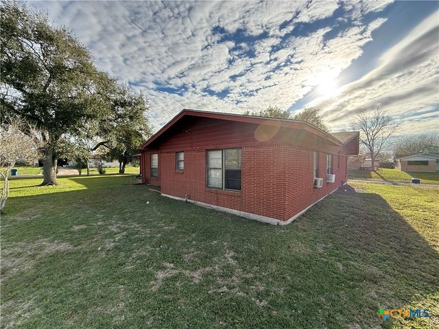 2301 Mcpherson Drive, Port Lavaca, TX 77979