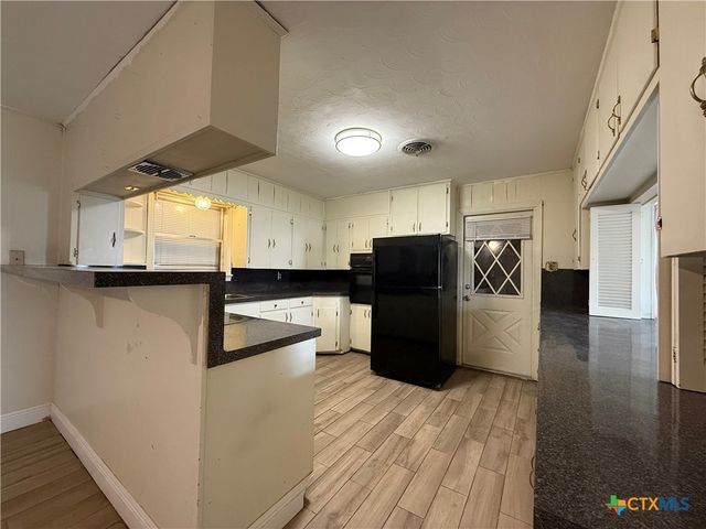 2301 Mcpherson Drive, Port Lavaca, TX 77979