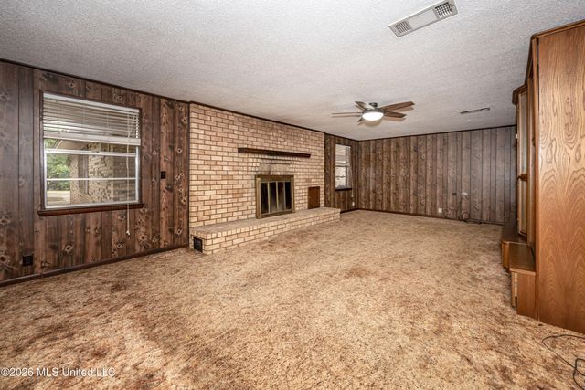 13317 Greenacres Drive, Ocean Springs, MS 39564