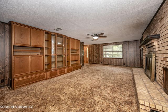 13317 Greenacres Drive, Ocean Springs, MS 39564