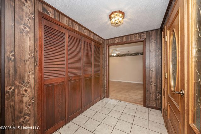 13317 Greenacres Drive, Ocean Springs, MS 39564