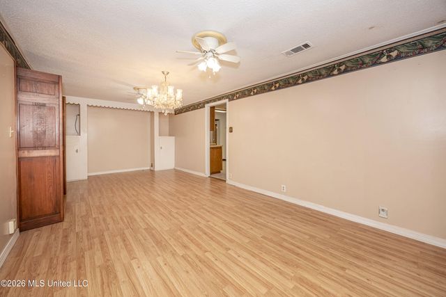 13317 Greenacres Drive, Ocean Springs, MS 39564