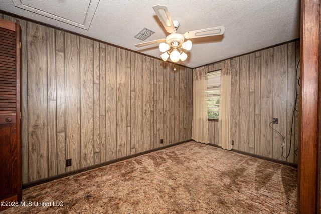 13317 Greenacres Drive, Ocean Springs, MS 39564