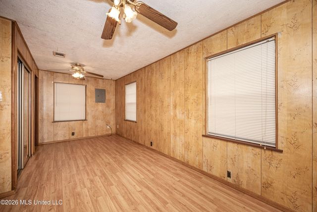 13317 Greenacres Drive, Ocean Springs, MS 39564