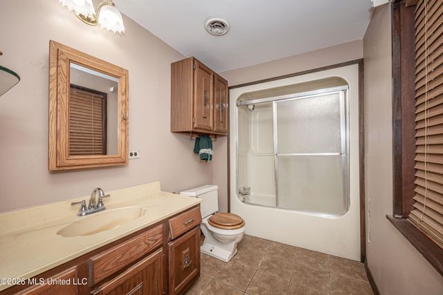 13317 Greenacres Drive, Ocean Springs, MS 39564
