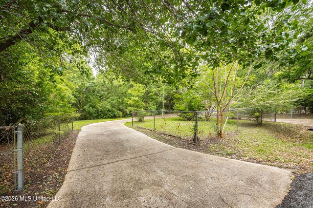 13317 Greenacres Drive, Ocean Springs, MS 39564