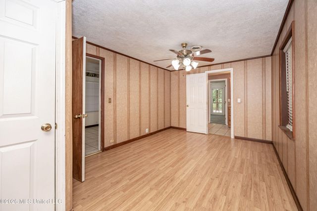 13317 Greenacres Drive, Ocean Springs, MS 39564