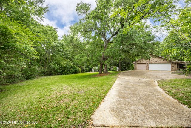 13317 Greenacres Drive, Ocean Springs, MS 39564