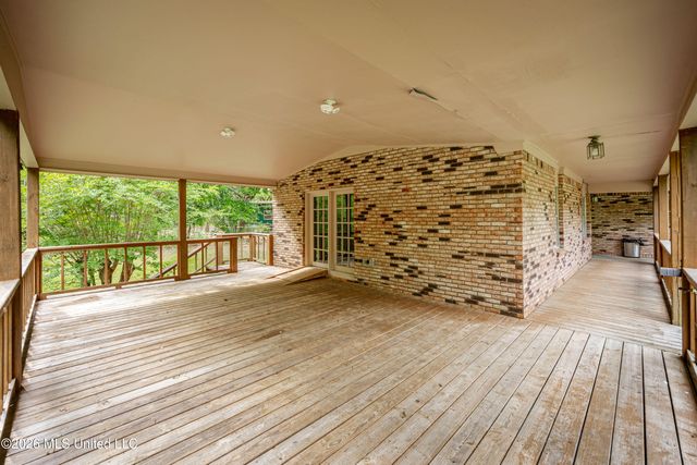 13317 Greenacres Drive, Ocean Springs, MS 39564