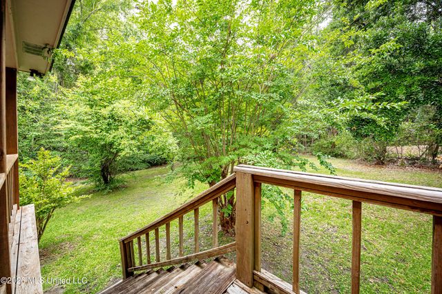 13317 Greenacres Drive, Ocean Springs, MS 39564