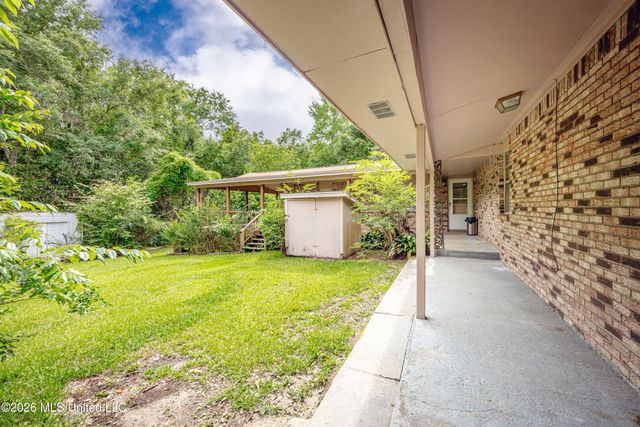 13317 Greenacres Drive, Ocean Springs, MS 39564