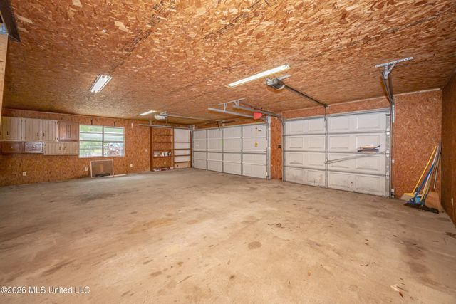 13317 Greenacres Drive, Ocean Springs, MS 39564