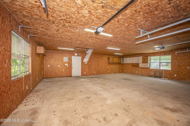 13317 Greenacres Drive, Ocean Springs, MS 39564