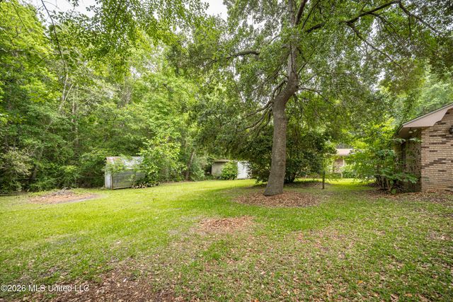 13317 Greenacres Drive, Ocean Springs, MS 39564
