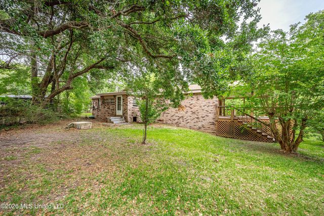 13317 Greenacres Drive, Ocean Springs, MS 39564