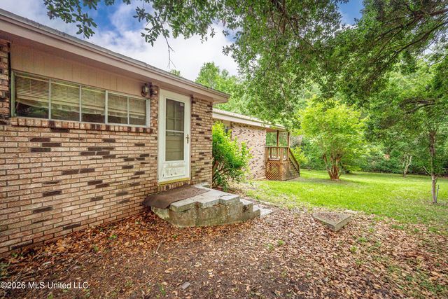 13317 Greenacres Drive, Ocean Springs, MS 39564