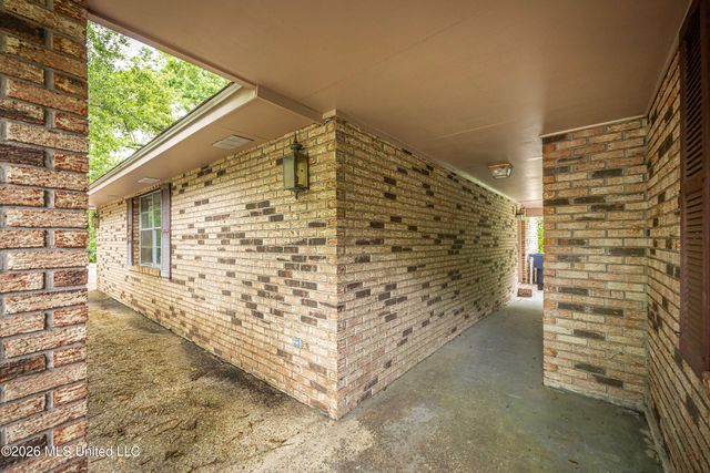 13317 Greenacres Drive, Ocean Springs, MS 39564
