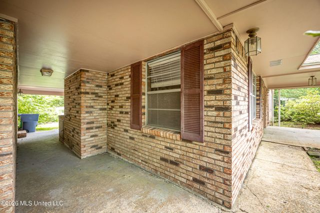 13317 Greenacres Drive, Ocean Springs, MS 39564