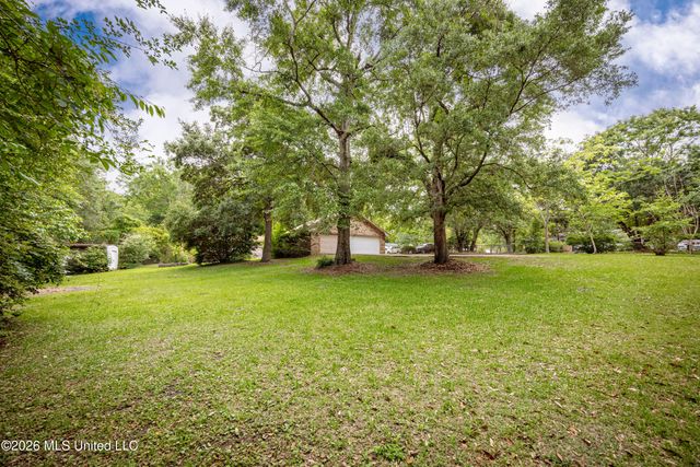 13317 Greenacres Drive, Ocean Springs, MS 39564