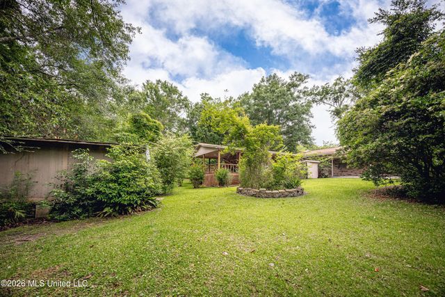 13317 Greenacres Drive, Ocean Springs, MS 39564