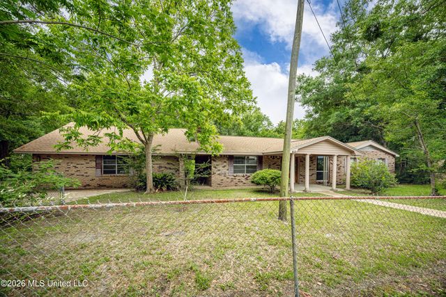 13317 Greenacres Drive, Ocean Springs, MS 39564