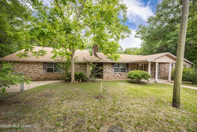 13317 Greenacres Drive, Ocean Springs, MS 39564