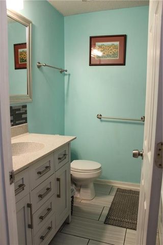 809 NW Arlington Place, Blue Springs, MO 64015