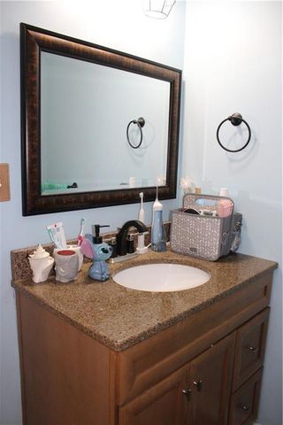 809 NW Arlington Place, Blue Springs, MO 64015