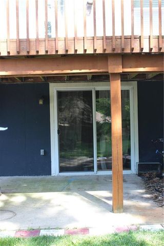 809 NW Arlington Place, Blue Springs, MO 64015