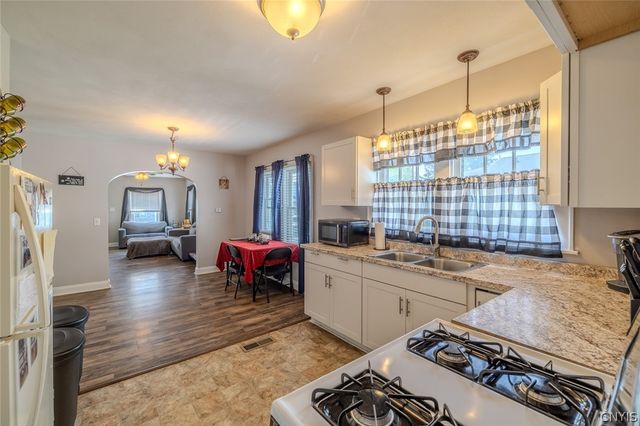 613 North Avenue, Dewitt, NY 13206