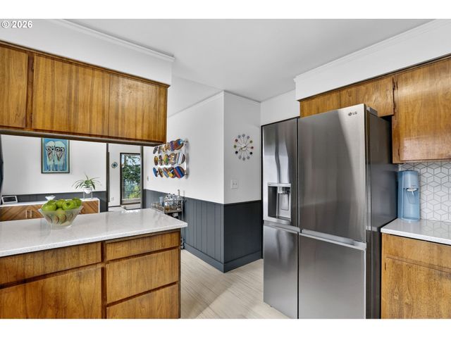 4308 Sw CHESAPEAK Ave, Portland, OR 97239